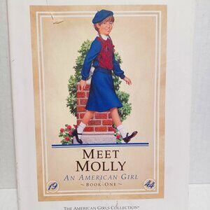 Vintage 1989 Pleasant Company Meet Molly Hardcover Book